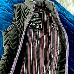 Ariat vest like new